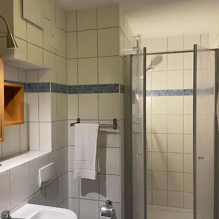 Fast Direkt Am *